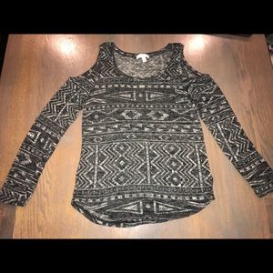 A top with a pattern on it.